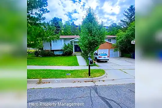 752 Northview Cir Photo 1