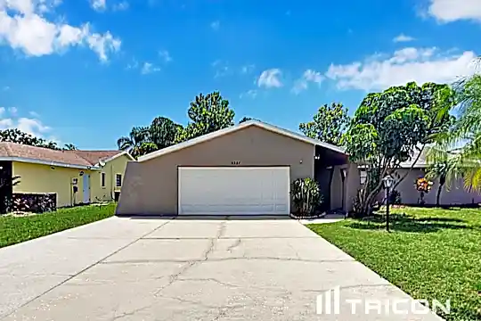 6507 Manila Palm Way Photo 1