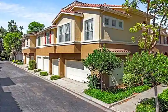 1401 Elk Grove Photo 1