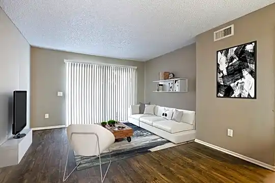 The James Apartment Homes Photo 1