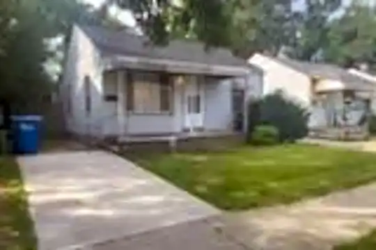 2736 John B Ave Photo 1