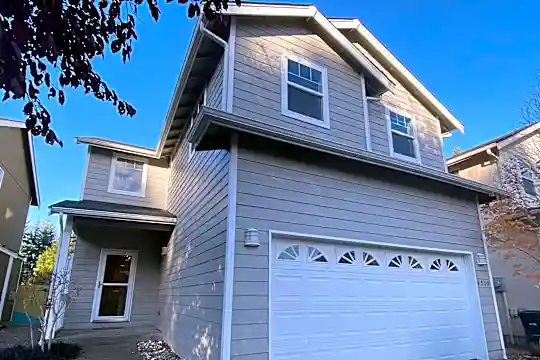 4510 20th Way NE Photo 2