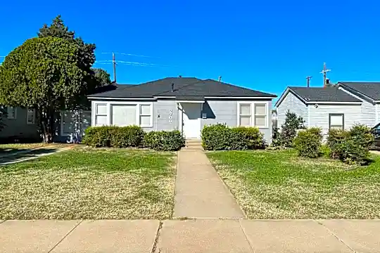 2706 33rd St Photo 1