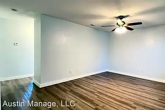 Pecan Creek Apartments Photo 1