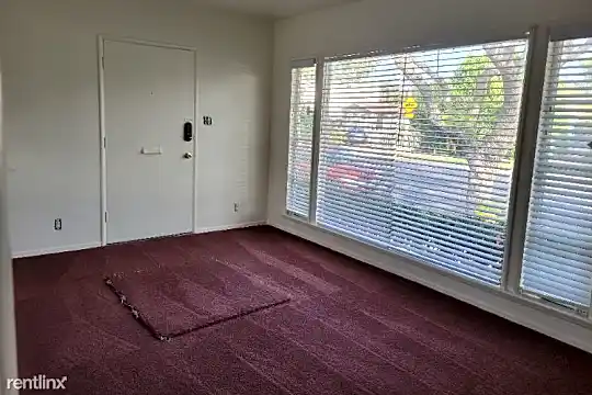 520 E Hyde Park Pl Photo 1