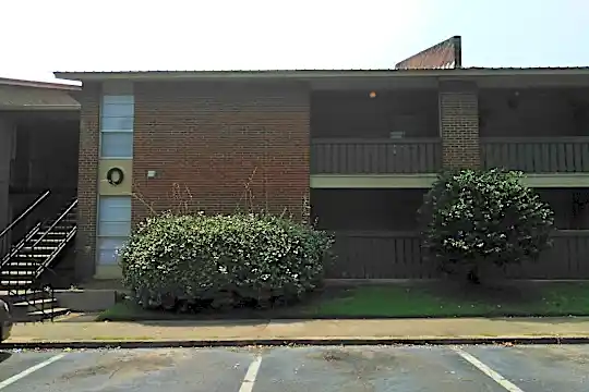 Sykes Park Manor Photo 1