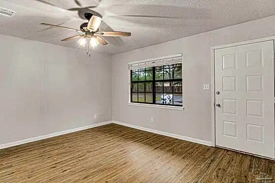 4191 Ravenwood Dr #4191 Photo 2