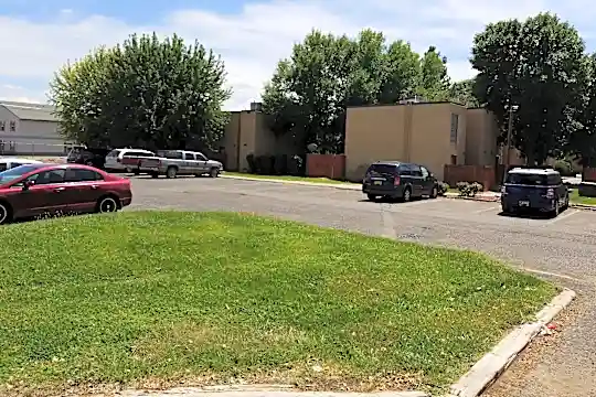 The Farmington Apartments Photo 1