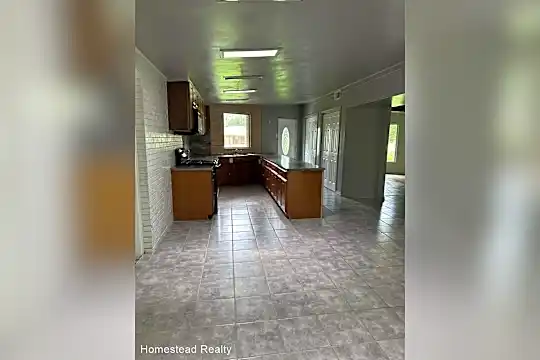 417 Christy Ln Photo 2