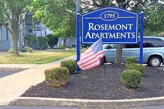 Rosemont Apartments Photo 2