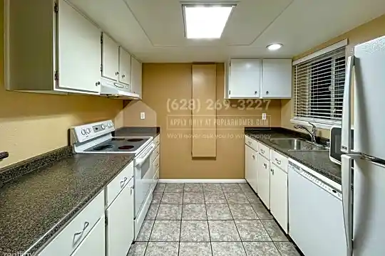 9398 Redmond - Woodinville Rd NE Photo 2
