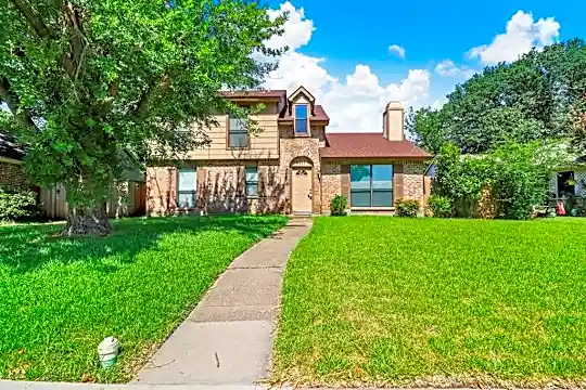 4517 Miramar Dr Photo 2