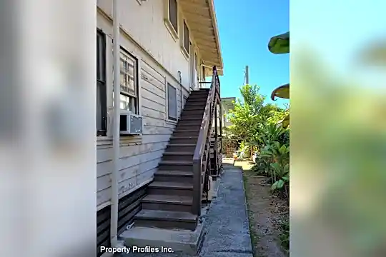 1703 S Beretania St. Photo 2
