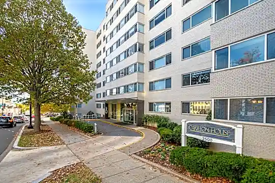 Carillon House Photo 2