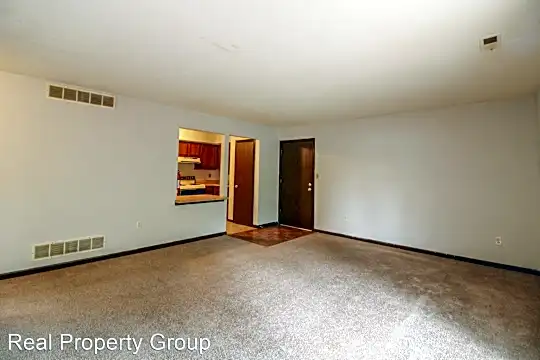 500 Columbia Dr Photo 2