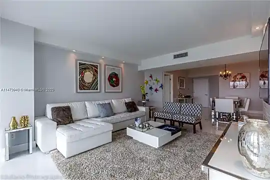 21055 Yacht Club Dr #3101 Photo 1