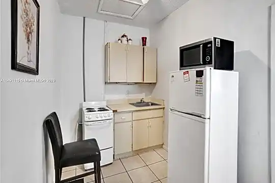 15455 N Miami Ave #A Photo 2