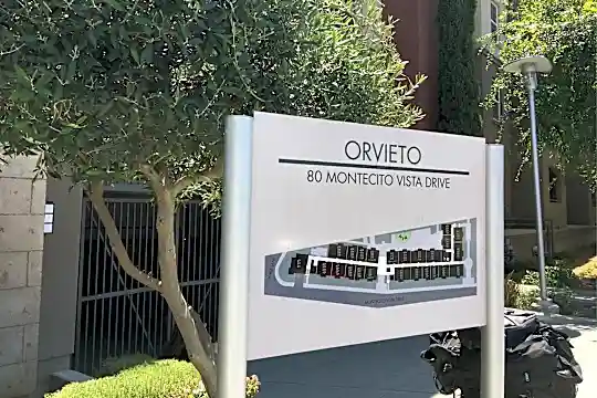 Orvieto Family B Photo 2