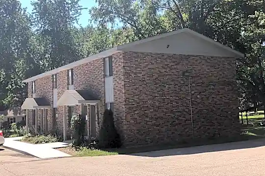 Pine Forest Townhouses Photo 1