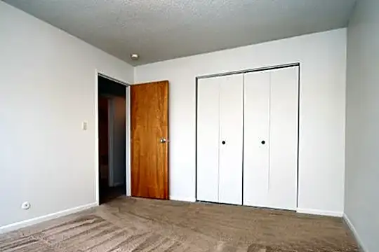 Excelsior Village Apartments Photo 2