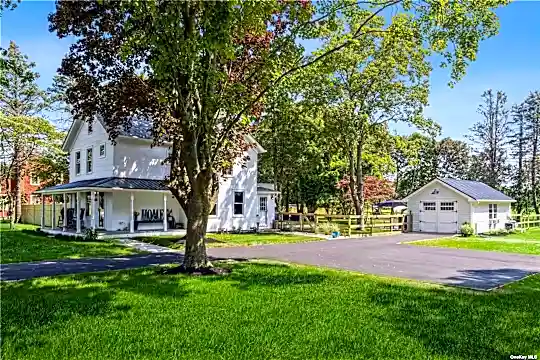 3400 Youngs Ave Photo 2