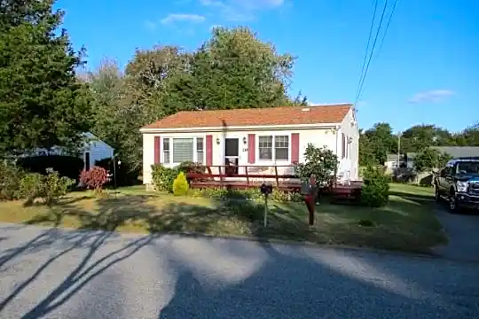 114 Cedar Rd Photo 1