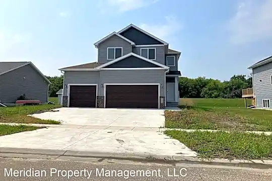 1360 Goldenwood Dr Photo 1