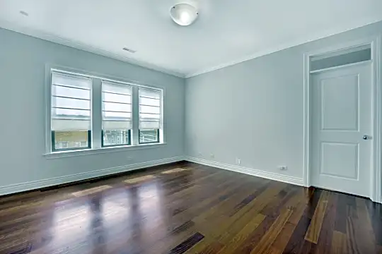 1610 W Byron St #2 Photo 2