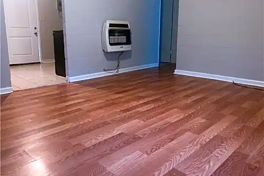 444 Barlow St Photo 2