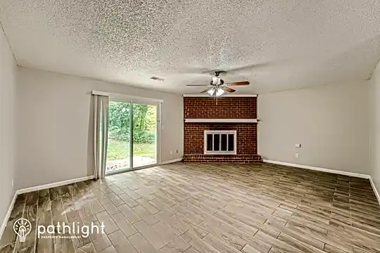 5526 Westberry Ln Photo 2