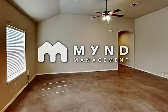 2565 Pahmeyer Drive Photo 2