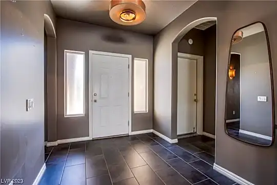 10808 Hollow Creek Ln Photo 2