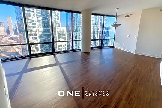 1255 S Michigan Ave Photo 1