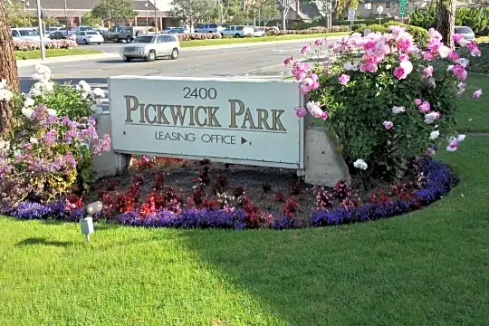 Pickwick Park Photo 2