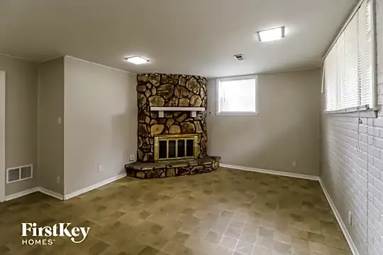 286 Merrill Avenue Photo 2