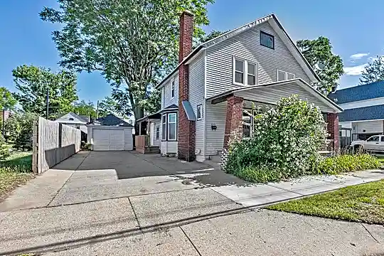 443 Hall St SE Photo 2