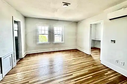 2225 Grand Ave Photo 1