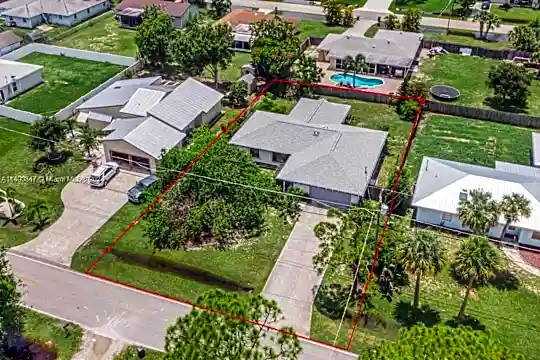 5801 Sunset Blvd Photo 1