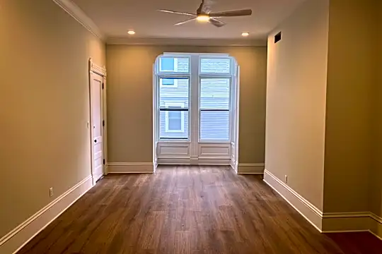 121 Langdon St Photo 2