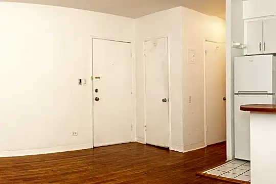 9064 Collins Ave Photo 2