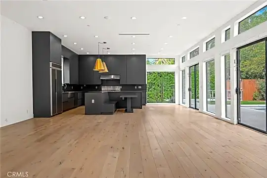 1657 Golden Gate Ave Photo 2