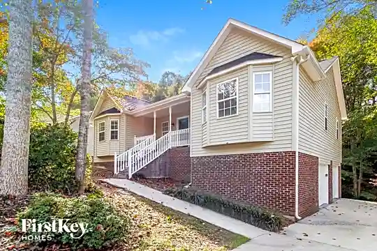 2111 Priya Street Photo 1