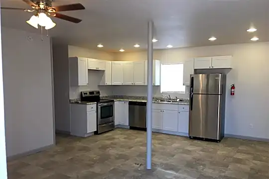 805 College Ave Photo 2