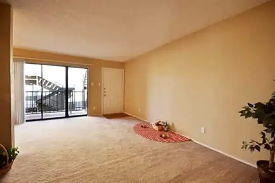 15678 Knoll Trail Dr Photo 2