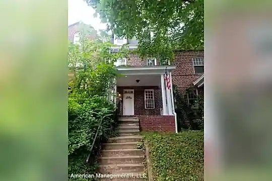 302 E University Pkwy Photo 1