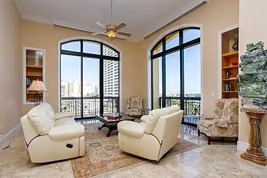 701 S Olive Ave #414 Photo 2