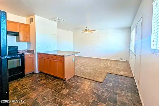 2801 N Columbus Blvd #8 Photo 2