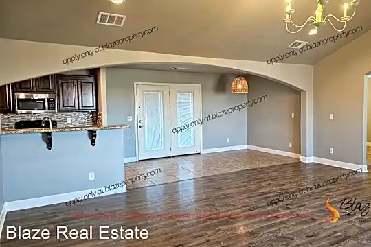 7306 Beeson St Photo 2