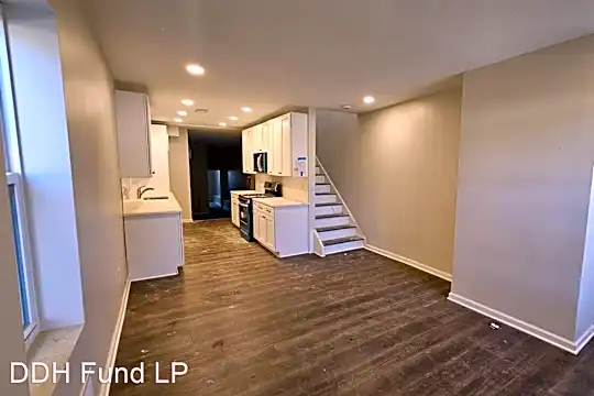 2056 Haines St Photo 2