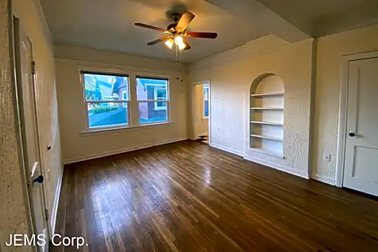 2138 NE Halsey St Photo 1